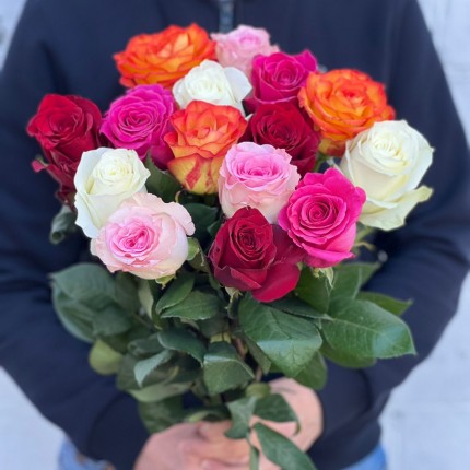 Букет из разноцветных роз с доставкой  в по Воронежу
