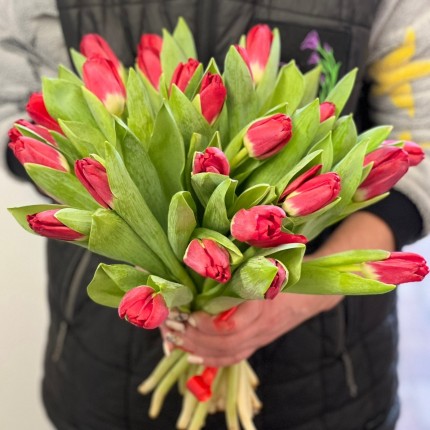 Букет из тюльпанов на 8 марта с доставкой в по Воронежу